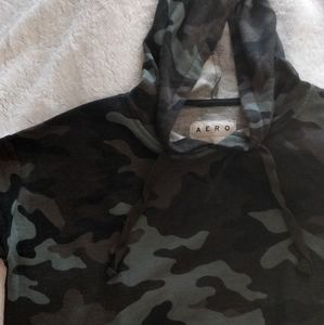 Camo Sleeve Stripe Pullover Short Hoodie